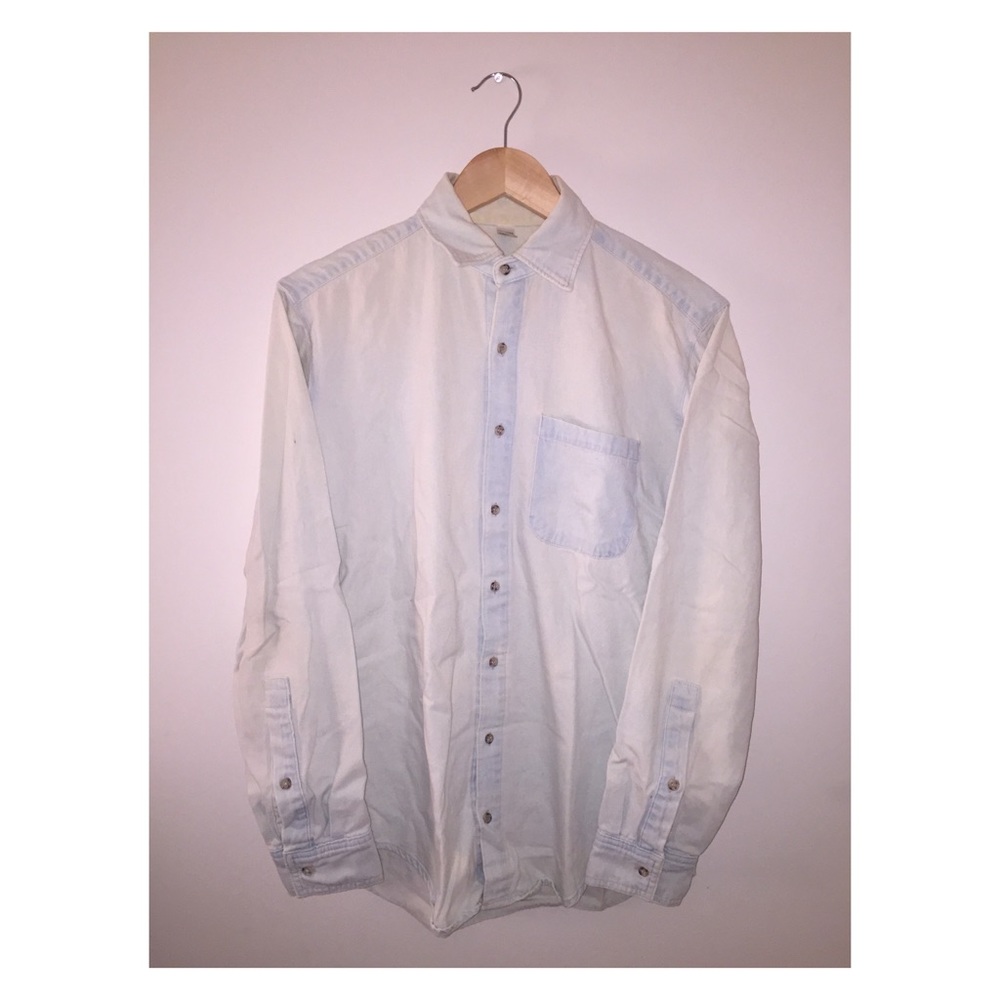 LIGHT WASH DENIM BUTTON DOWN
